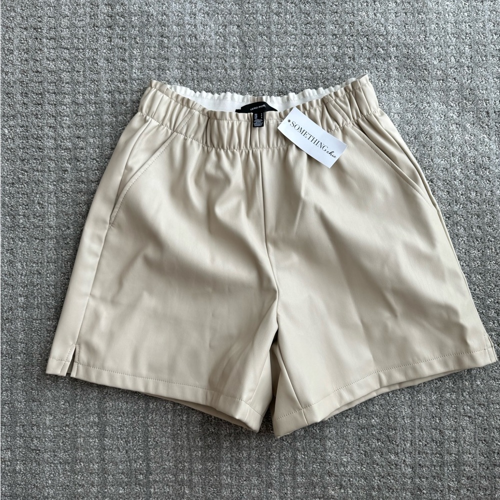 NWT Vero Moda beige leather shorts